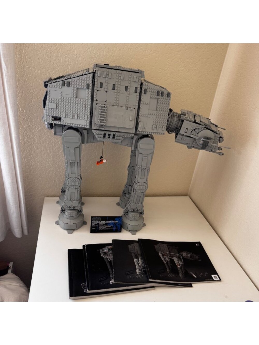 LEGO Star Wars UCS AT-AT 75313 99% Complete With Instructions & 7 Minifigures